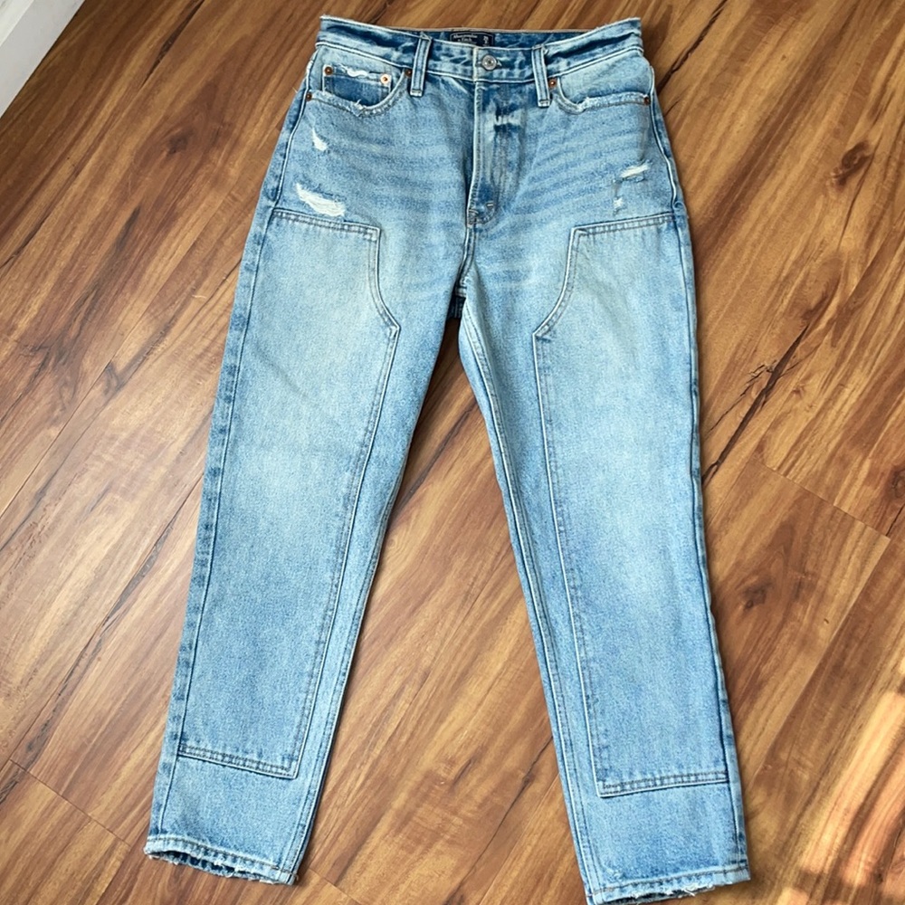 Abercrombie and Fitch Annie High Rise Girlfriend Jeans size 2